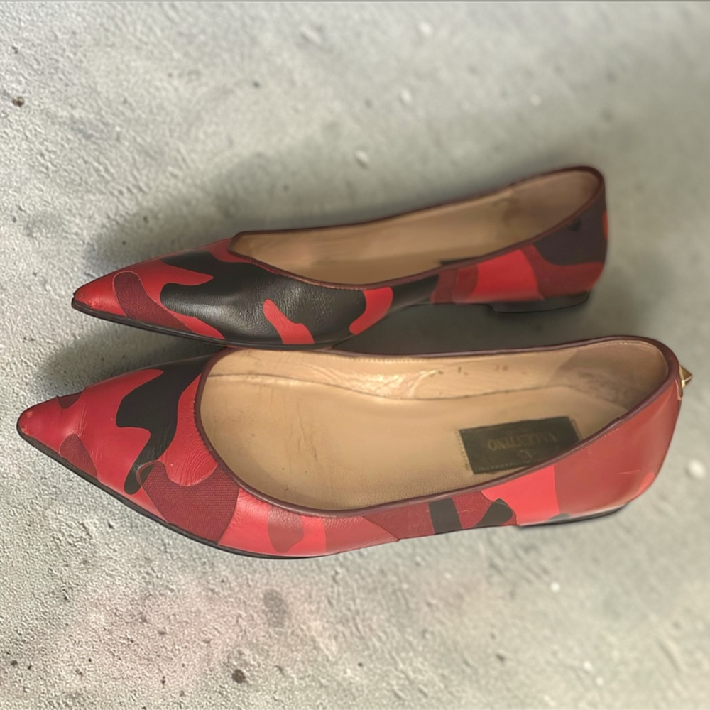 Valentino Garavani | Red & Black Camo Leather Rock-Studded Pointed-Toe Flats
